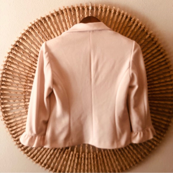 Amanda and Chelsea light pink blazer a 6 - Picture 6 of 12